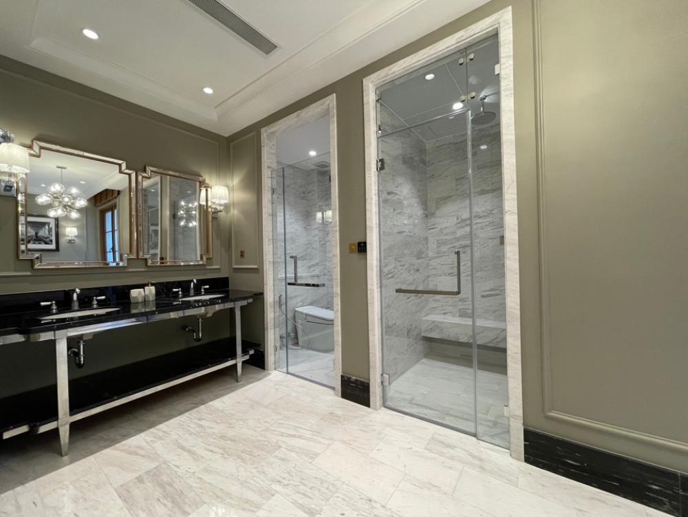 For SaleHouseSukhumvit, Asoke, Thonglor : A luxurious detached house for sale on Ekamai