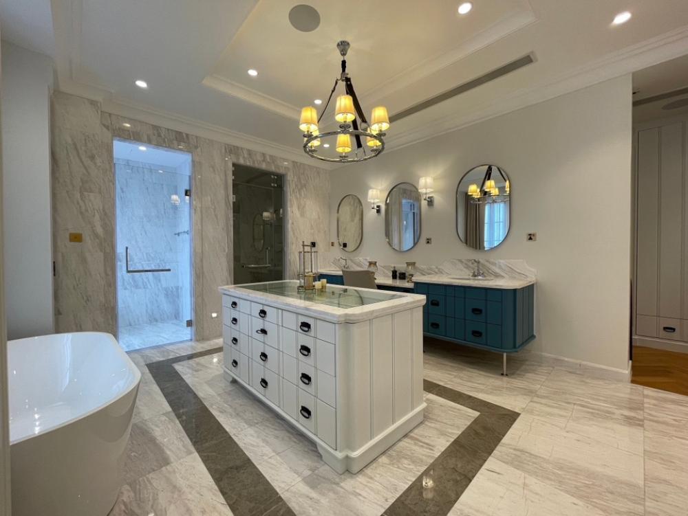 For SaleHouseSukhumvit, Asoke, Thonglor : A luxurious detached house for sale on Ekamai