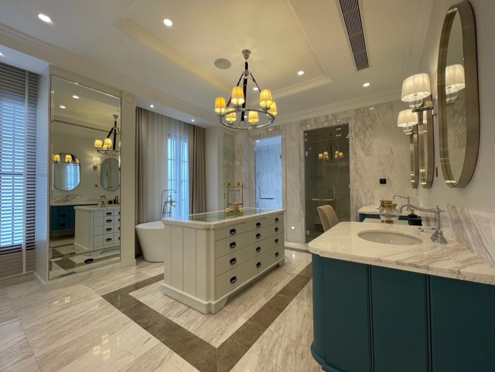 For SaleHouseSukhumvit, Asoke, Thonglor : A luxurious detached house for sale on Ekamai