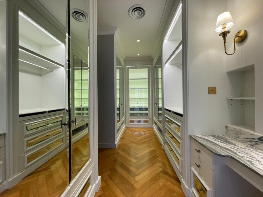 For SaleHouseSukhumvit, Asoke, Thonglor : A luxurious detached house for sale on Ekamai