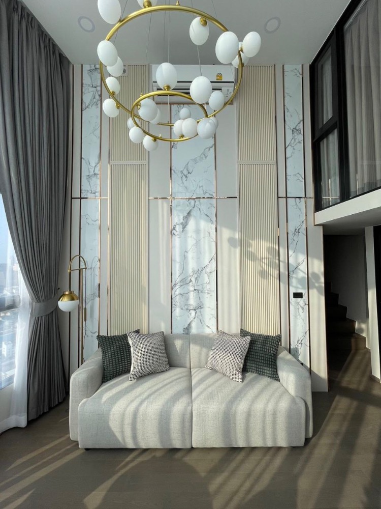 ให้เช่าคอนโดสยาม จุฬา สามย่าน : Park Origin Chula - Samyan【𝐑𝐄𝐍𝐓】🔥ห้อง Loft 2 ชั้น งานดี ตกแต่งแบบ Luxury วิวอลังการ ใกล้MRTสามย่าน 🔥 ติดต่อไลน์ไอดี: @hacondo