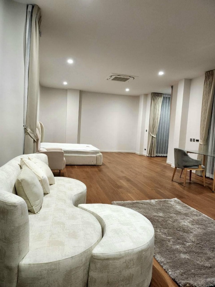 ให้เช่าบ้านพระราม 9 เพชรบุรีตัดใหม่ RCA : RH031624 ขาย/ให้เช่า บ้านเดี่ยวหรู 3ชั้น BuGaan Rama 9-Meng Jai เอกสิทธิ์เพียง 8 ยูนิต