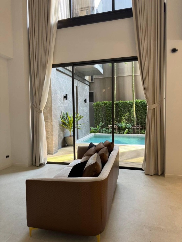 ให้เช่าบ้านพระราม 9 เพชรบุรีตัดใหม่ RCA : RH031624 ขาย/ให้เช่า บ้านเดี่ยวหรู 3ชั้น BuGaan Rama 9-Meng Jai เอกสิทธิ์เพียง 8 ยูนิต