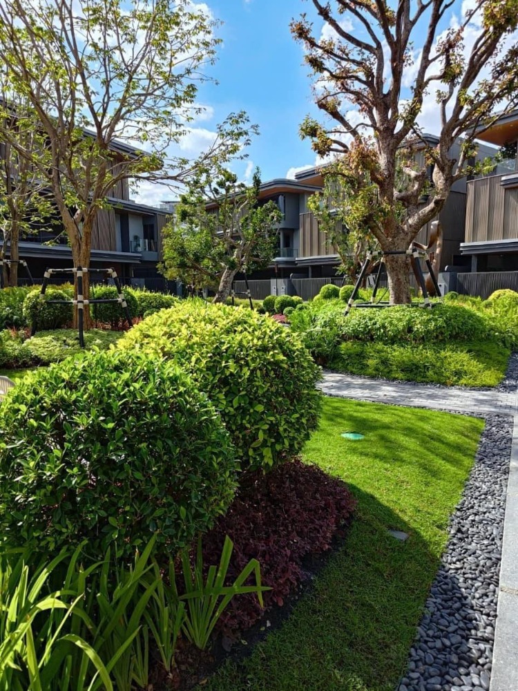 ให้เช่าบ้านพระราม 9 เพชรบุรีตัดใหม่ RCA : RH031624 ขาย/ให้เช่า บ้านเดี่ยวหรู 3ชั้น BuGaan Rama 9-Meng Jai เอกสิทธิ์เพียง 8 ยูนิต