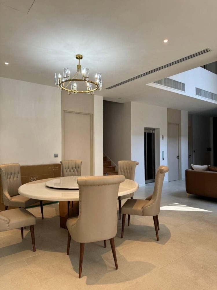 ให้เช่าบ้านพระราม 9 เพชรบุรีตัดใหม่ RCA : RH031624 ขาย/ให้เช่า บ้านเดี่ยวหรู 3ชั้น BuGaan Rama 9-Meng Jai เอกสิทธิ์เพียง 8 ยูนิต