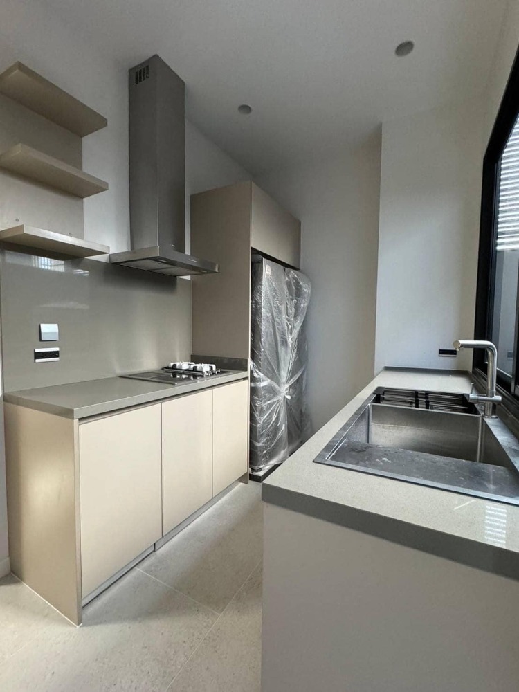 ให้เช่าบ้านพระราม 9 เพชรบุรีตัดใหม่ RCA : RH031624 ขาย/ให้เช่า บ้านเดี่ยวหรู 3ชั้น BuGaan Rama 9-Meng Jai เอกสิทธิ์เพียง 8 ยูนิต