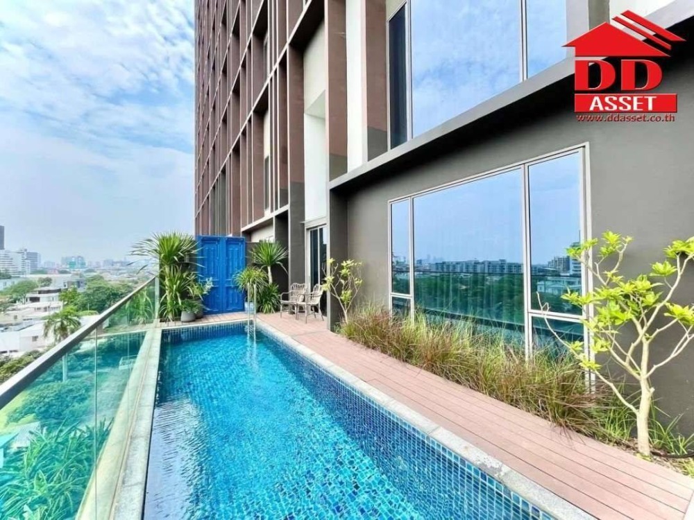 For SaleCondoSukhumvit, Asoke, Thonglor : Condo for sale, Ashton Morph, Sukhumvit 38, Duplex room, newly decorated, private pool, BTS Thonglor 350 m., code C8132.