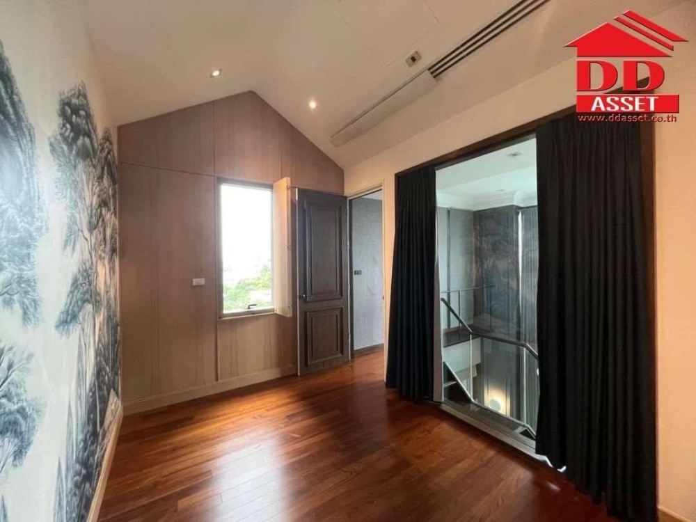 For SaleCondoSukhumvit, Asoke, Thonglor : Condo for sale, Ashton Morph, Sukhumvit 38, Duplex room, newly decorated, private pool, BTS Thonglor 350 m., code C8132.