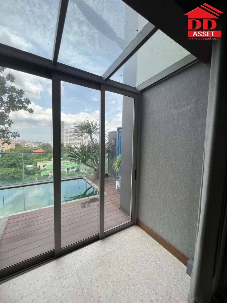 For SaleCondoSukhumvit, Asoke, Thonglor : Condo for sale, Ashton Morph, Sukhumvit 38, Duplex room, newly decorated, private pool, BTS Thonglor 350 m., code C8132.