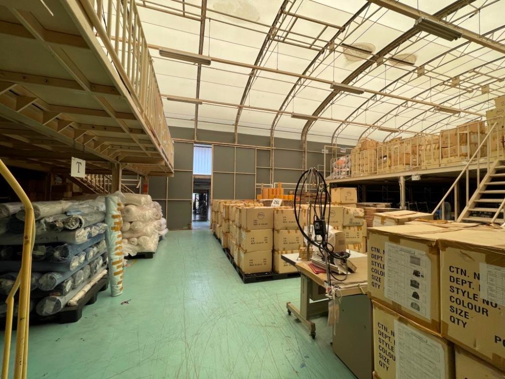 ให้เช่าโรงงานอยุธยา : โรงงาน สำนักงานและ โกดัง พื้นที่ประมาณ 2,429ตรม. ให้เช่า ในสวนอุตสาหกรรมโรจนะ อยุธยา โซน A