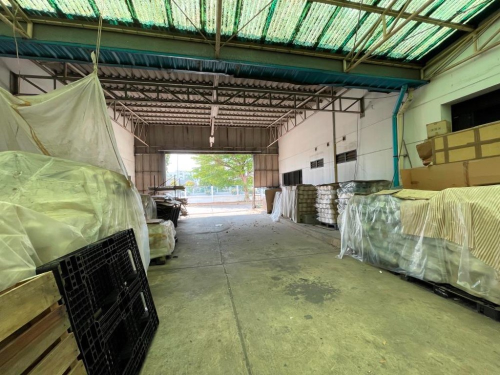 ให้เช่าโรงงานอยุธยา : โรงงาน สำนักงานและ โกดัง พื้นที่ประมาณ 2,429ตรม. ให้เช่า ในสวนอุตสาหกรรมโรจนะ อยุธยา โซน A