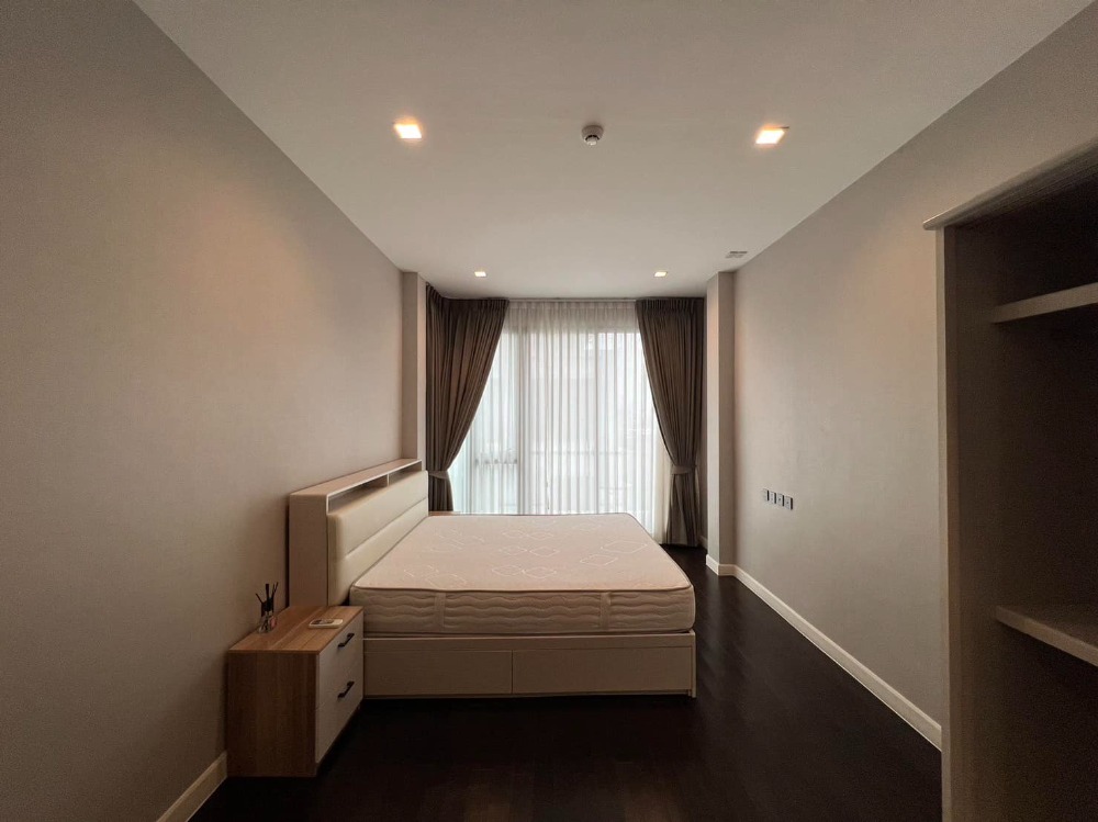 For RentHousePattanakan, Srinakarin : For Rent 4 bedrooms The Gentry Phatthanakan 2 Ultra Luxury Detached House Pet friendly Near Chalong Rat Expressway Ready to move in