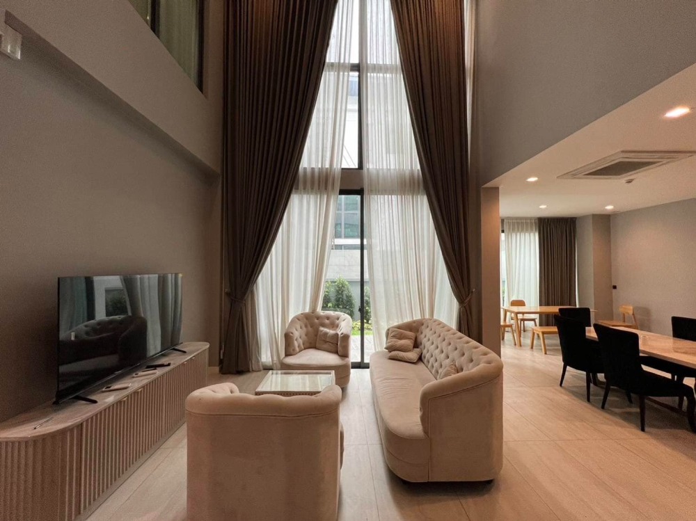 For RentHousePattanakan, Srinakarin : For Rent 4 bedrooms The Gentry Phatthanakan 2 Ultra Luxury Detached House Pet friendly Near Chalong Rat Expressway Ready to move in