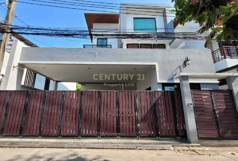 ขายบ้านลาดพร้าว เซ็นทรัลลาดพร้าว : ขายบ้านเดี่ยว 3 ชั้น (หลังมุม) ใกล้ม.หอการค้าไทย ทะลุวิภาวดีได้, สร้างเอง, วิศวกรดูแลโครงสร้างทั้งหลัง แข็งแรง/52-HH-66052