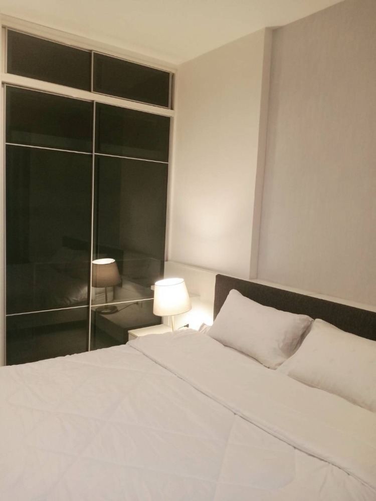 For RentCondoLadprao, Central Ladprao : ★ The Room Ratcha-Ladprao ★ 62 sq m., 17th floor (2 bedrooms, 1 bathroom), ★near MRT Ladprao ★near Suan Lum Night Bazaar, BigC Ladprao, Saphan Market ★ Many amenities★ Complete electrical appliances
