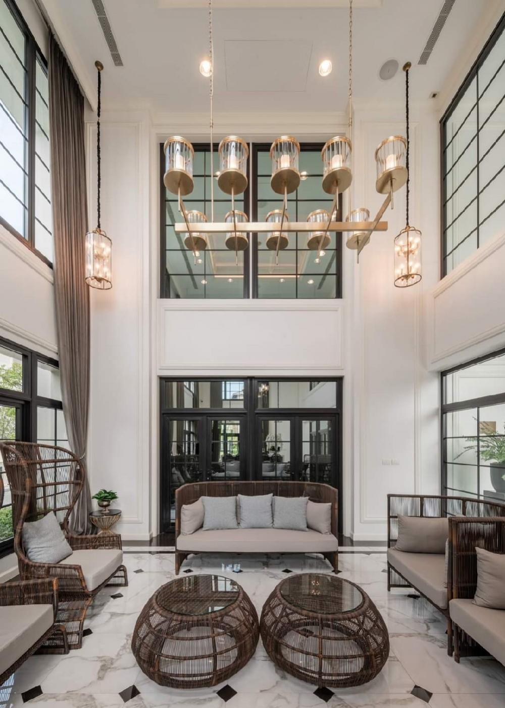 ขายบ้านเลียบทางด่วนรามอินทรา : 🔥คฤหาสน์หรู เลียบด่วนเอกมัยรามอินทรา 180 ล้าน