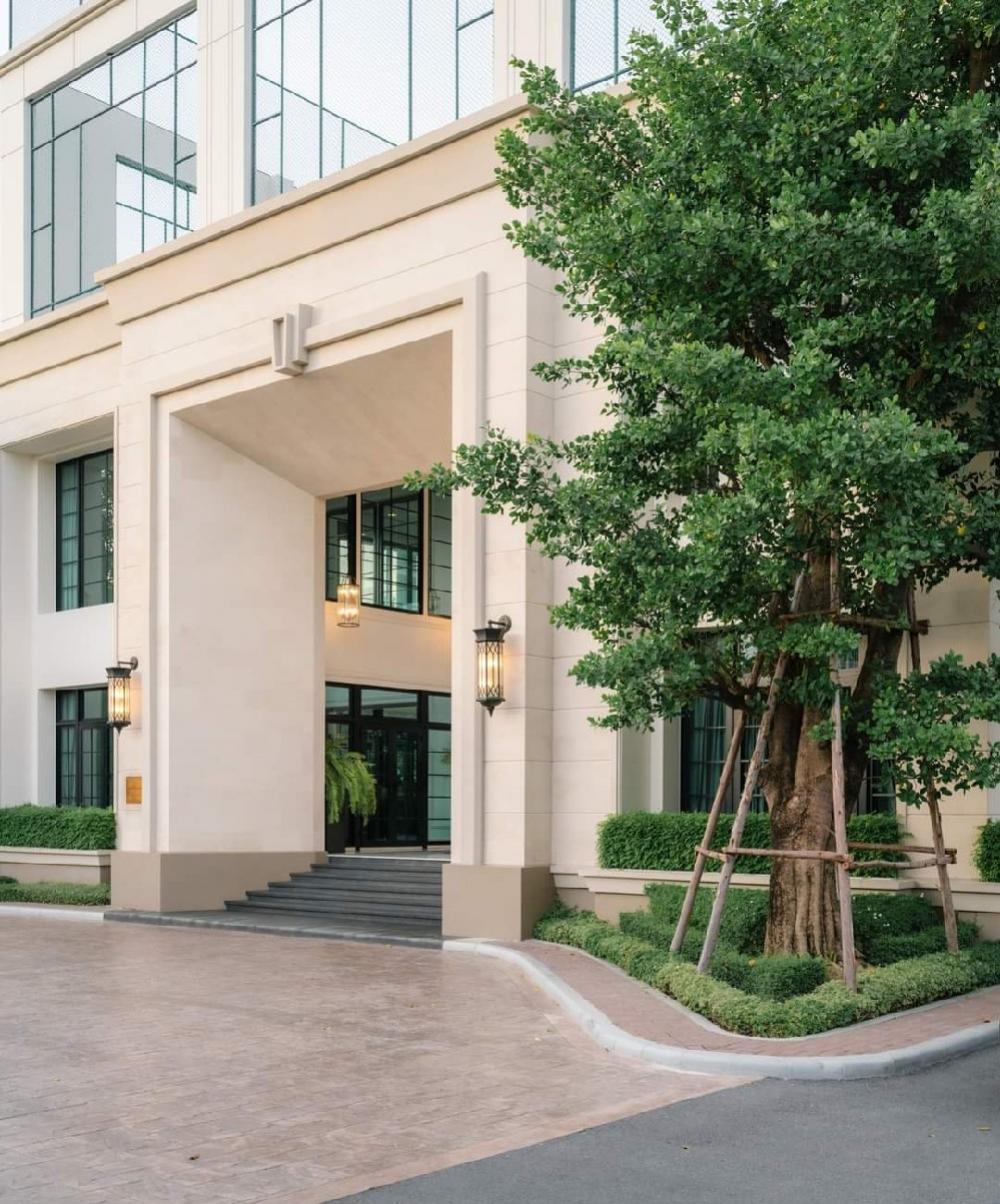 ขายบ้านเลียบทางด่วนรามอินทรา : 🔥คฤหาสน์หรู เลียบด่วนเอกมัยรามอินทรา 180 ล้าน