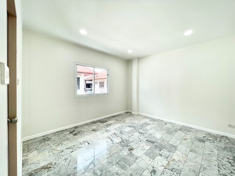 ขายบ้านภูเก็ต : บ้านเดี่ยวใกล้โรงเรียน โซนฉลอง, ภูเก็ต / สภาพใหม่