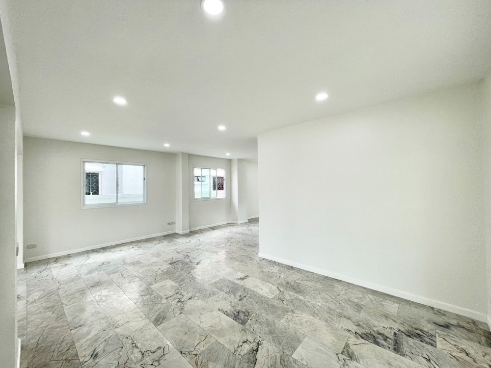 ขายบ้านภูเก็ต : บ้านเดี่ยวใกล้โรงเรียน โซนฉลอง, ภูเก็ต / สภาพใหม่