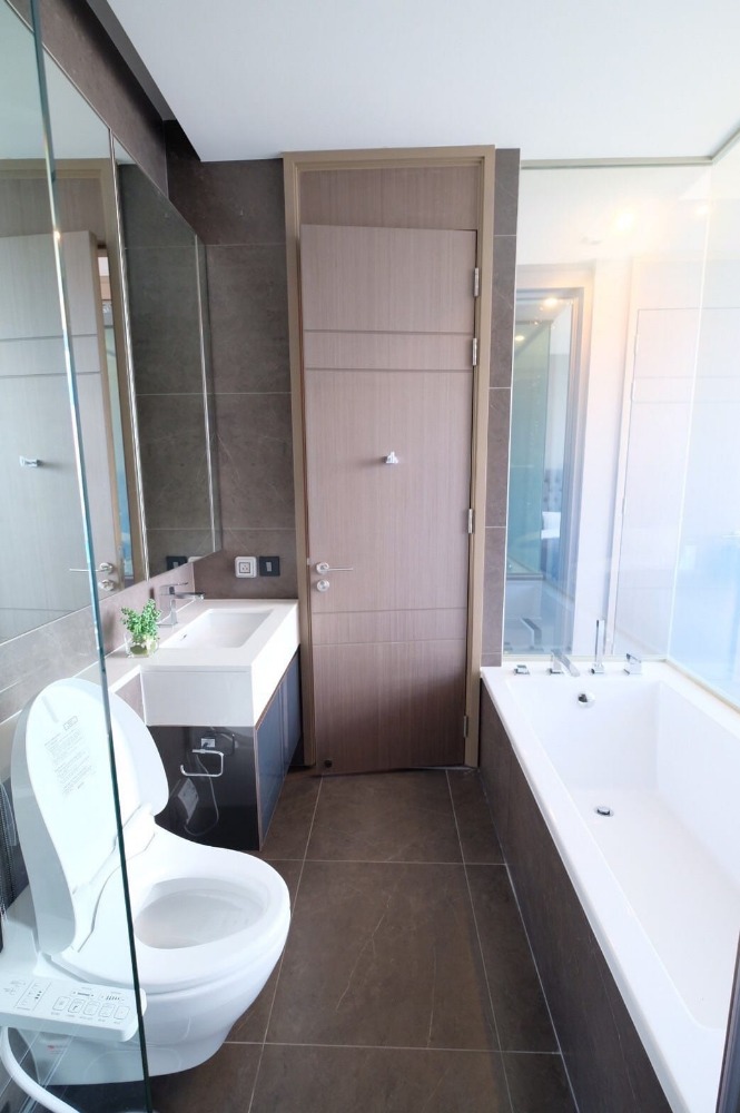 For SaleCondoRama9, Petchburi, RCA : S-EASC105  condo The Esse at Singha Complex, 29th floor. North, 48 sqm. 1 bed 1 bath, 13.28 million, 064-959-8900