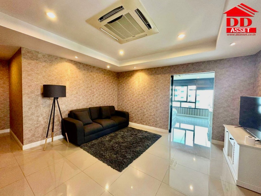 For SaleCondoVipawadee, Don Mueang, Lak Si : Condo for sale, The Brill Condo Vibhavadi 60, near 2 BTS lines and Central Ladprao, code C8135.