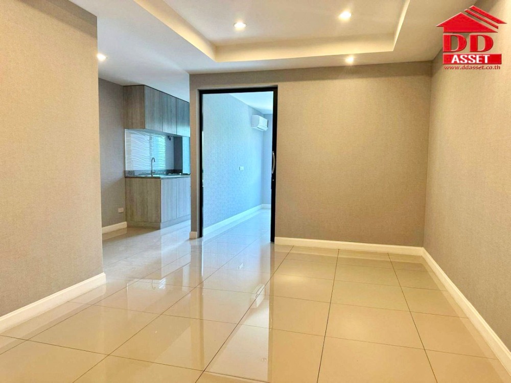 For SaleCondoVipawadee, Don Mueang, Lak Si : Condo for sale, The Brill Condo Vibhavadi 60, near 2 BTS lines and Central Ladprao, code C8135.