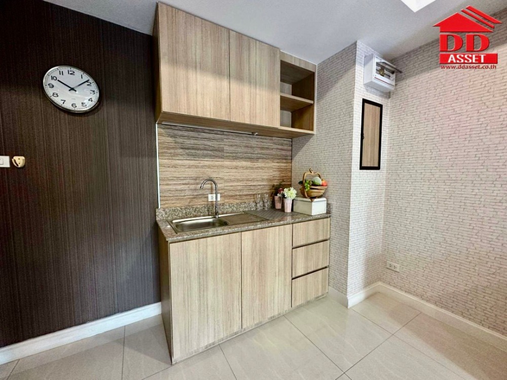 For SaleCondoVipawadee, Don Mueang, Lak Si : Condo for sale, The Brill Condo Vibhavadi 60, near 2 BTS lines and Central Ladprao, code C8135.