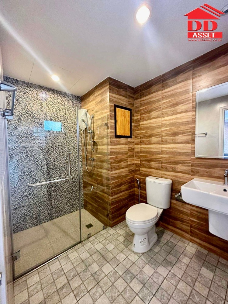 For SaleCondoVipawadee, Don Mueang, Lak Si : Condo for sale, The Brill Condo Vibhavadi 60, near 2 BTS lines and Central Ladprao, code C8135.