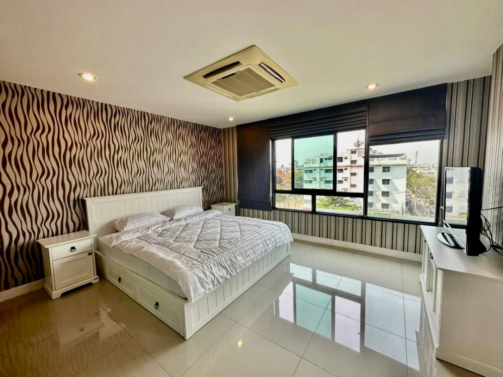 For SaleCondoVipawadee, Don Mueang, Lak Si : Condo for sale, The Brill Condo Vibhavadi 60, near 2 BTS lines and Central Ladprao, code C8135.