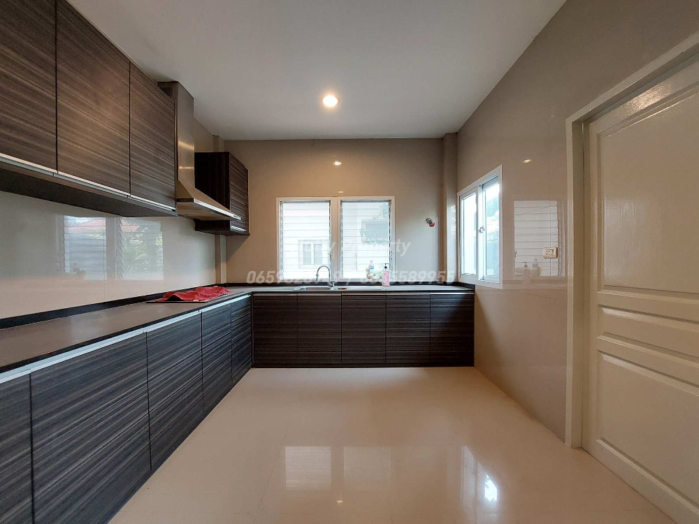 ขายบ้านลาดพร้าว เซ็นทรัลลาดพร้าว : ขาย-เช่า บ้านเดี่ยวใจกลางลาดพร้าว The Gallery House 1 เข้า-ออกได้หลายเส้นทาง ลาดพร้าว รัชดา และถนนพหลโยธิน และรถไฟฟ้า 3 สถานี 