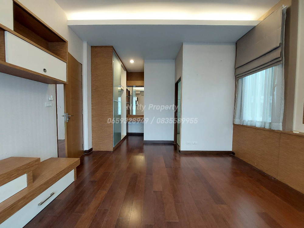 ขายบ้านลาดพร้าว เซ็นทรัลลาดพร้าว : ขาย-เช่า บ้านเดี่ยวใจกลางลาดพร้าว The Gallery House 1 เข้า-ออกได้หลายเส้นทาง ลาดพร้าว รัชดา และถนนพหลโยธิน และรถไฟฟ้า 3 สถานี 