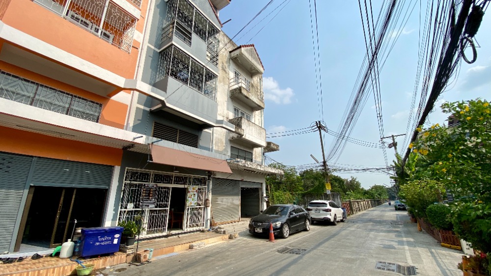 ขายอาคารพาณิชย์ปทุมธานี รังสิต ธรรมศาสตร์ : ขายถูก อาคารพาณิชย์ 3.5 ชั้น หลังมุม รังสิต-ปทุมธานี 15 ใกล้แหล่งชุมชน เหมาะมาก อยู่อาศัย+ค้าขาย+สำนักงาน