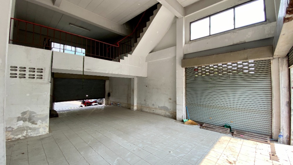 ขายอาคารพาณิชย์ปทุมธานี รังสิต ธรรมศาสตร์ : ขายถูก อาคารพาณิชย์ 3.5 ชั้น หลังมุม รังสิต-ปทุมธานี 15 ใกล้แหล่งชุมชน เหมาะมาก อยู่อาศัย+ค้าขาย+สำนักงาน