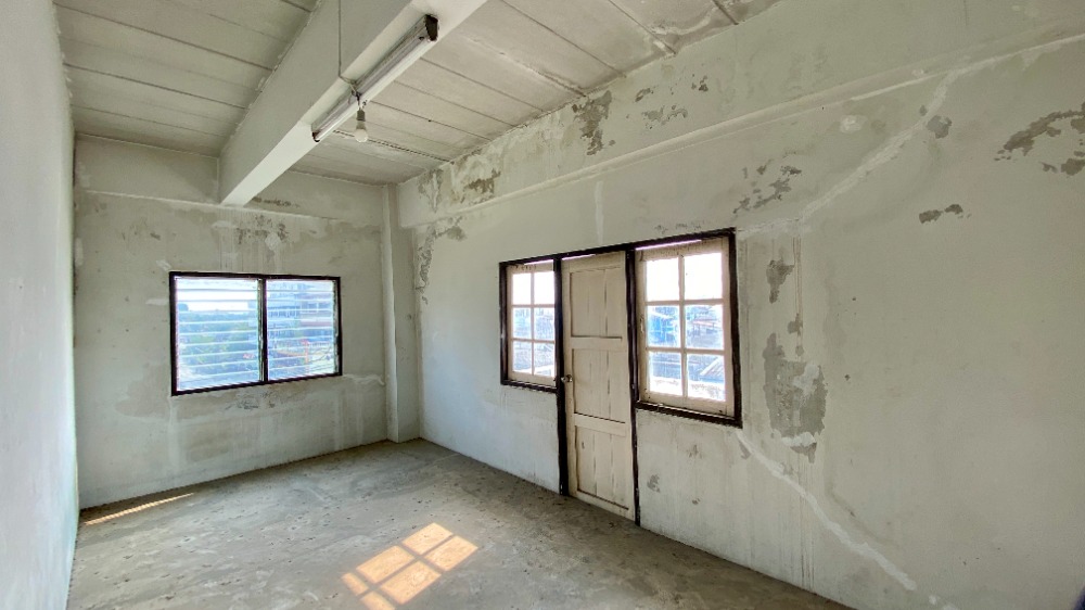 ขายอาคารพาณิชย์ปทุมธานี รังสิต ธรรมศาสตร์ : ขายถูก อาคารพาณิชย์ 3.5 ชั้น หลังมุม รังสิต-ปทุมธานี 15 ใกล้แหล่งชุมชน เหมาะมาก อยู่อาศัย+ค้าขาย+สำนักงาน