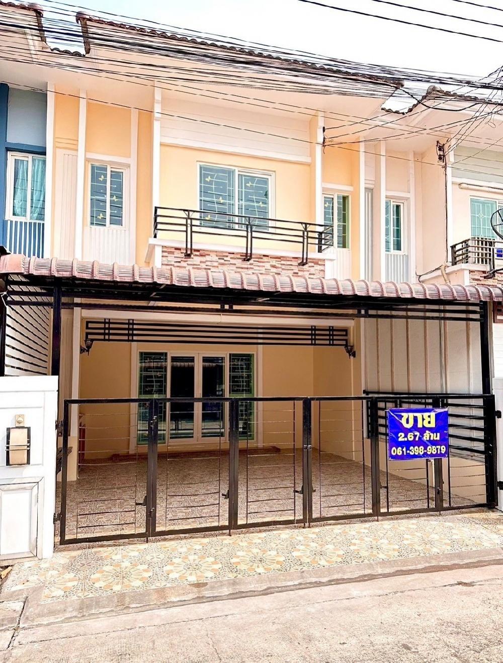 For SaleTownhomeRama5, Ratchapruek, Bangkruai : Newly renovated townhome in the Ratchaphruek area.