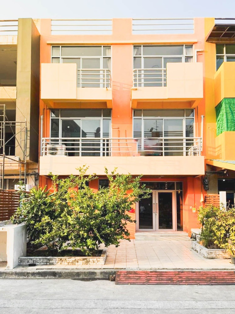 ให้เช่าทาวน์โฮมรัชดา ห้วยขวาง : HK0133😊 For RENT ให้เช่า ทาวน์เฮ้าส์ Townhouse 3 ชั้น,🚪3 ห้องนอน🏢รัชดา-ห้วยขวาง Ratchada-Huai Khwang🔔พื้นที่บ้าน:32.00ตร.วา🔔พื้นที่ใช้สอย:300.00ตร.ม.💲เช่า:35,000฿📞O99-5919653,O65-9423251✅LineID:@sureresidence