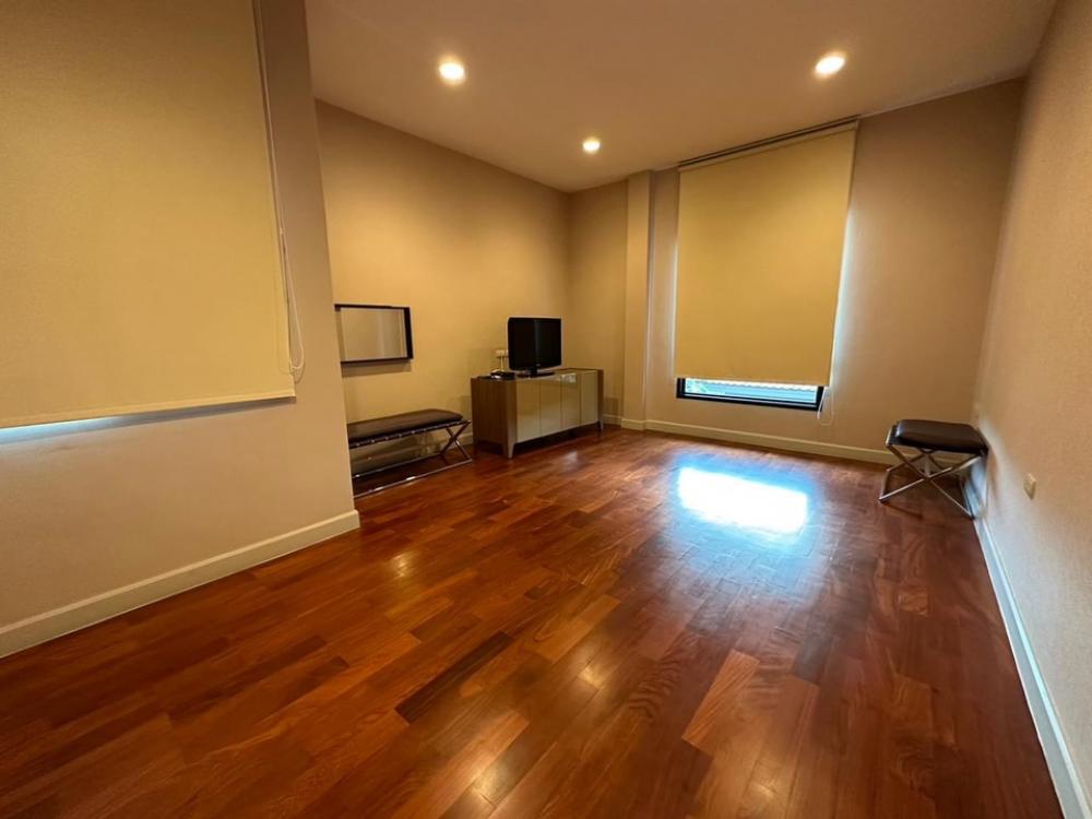 ขายบ้านนวมินทร์ รามอินทรา : ขายพร้อมผู้เช่าถึง 27/2/27 
 บ้านใหญ่ทำเลดี ให้เช่า/ขาย ตกแต่งสวย เฟอร์ครบ