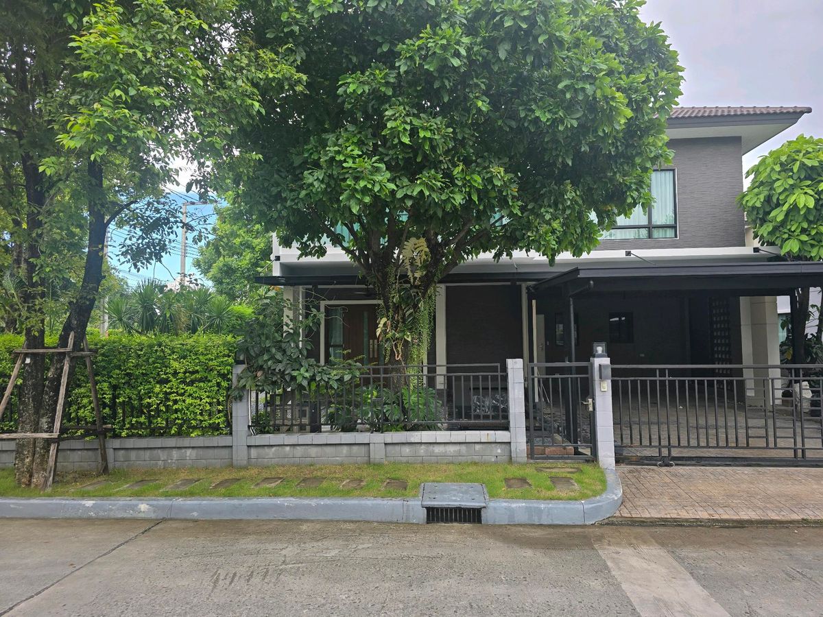 ขายบ้านพัฒนาการ ศรีนครินทร์ : A newly renovated house 
เจ้าของขายเอง 🏡บ้านเดี่ยวปรับปรุงใหม่ หลังมุม หมู่บ้านเดอะซิตี้พัฒนาการ🇦🇶