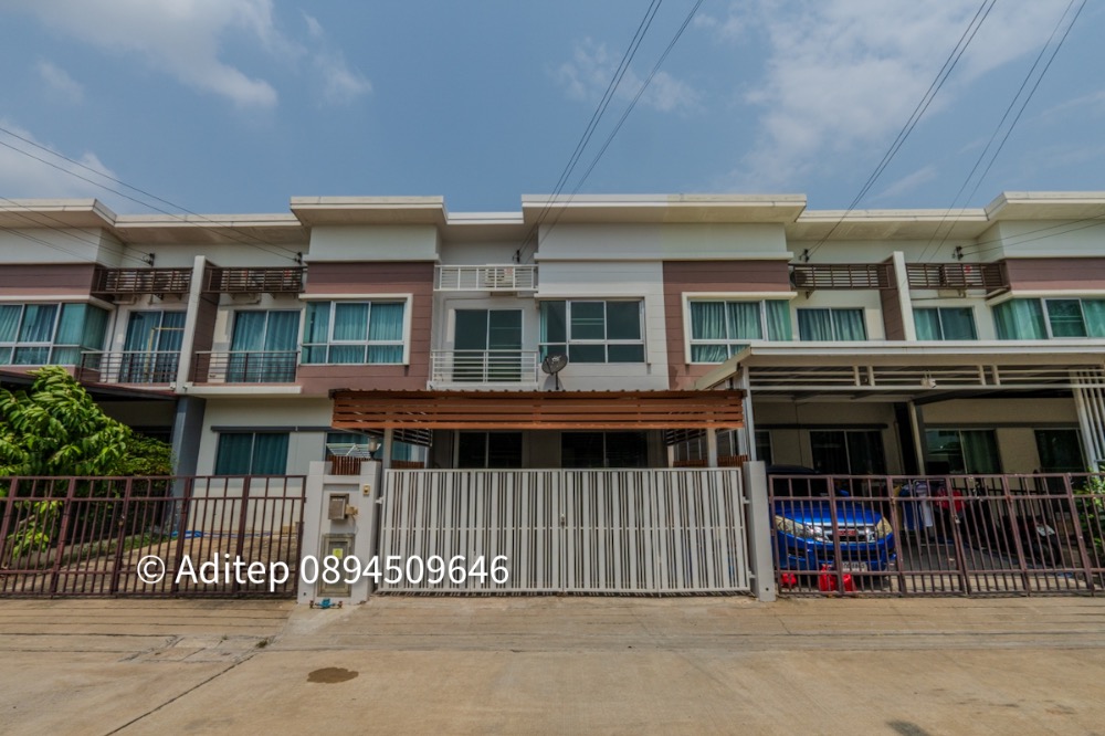 ขายทาวน์โฮมนนทบุรี บางใหญ่ บางบัวทอง : ขายทาวน์เฮ้าส์ หมู่บ้านโนโววิลล์ วงแหวน-บางใหญ่ ขนาด 2 ชั้น 21 ตรว. 3 ห้องนอน 2 ห้องน้ำ บ้านรีโนเวทใหม่ พร้อมอยู่ ใกล้ทั้งถนน 345 และถนนกาญจนาภิเษก