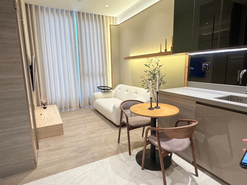 For RentCondoLadprao, Central Ladprao : 1 bedroom, large bedroom, corner room, fully furnished, ready to move in.