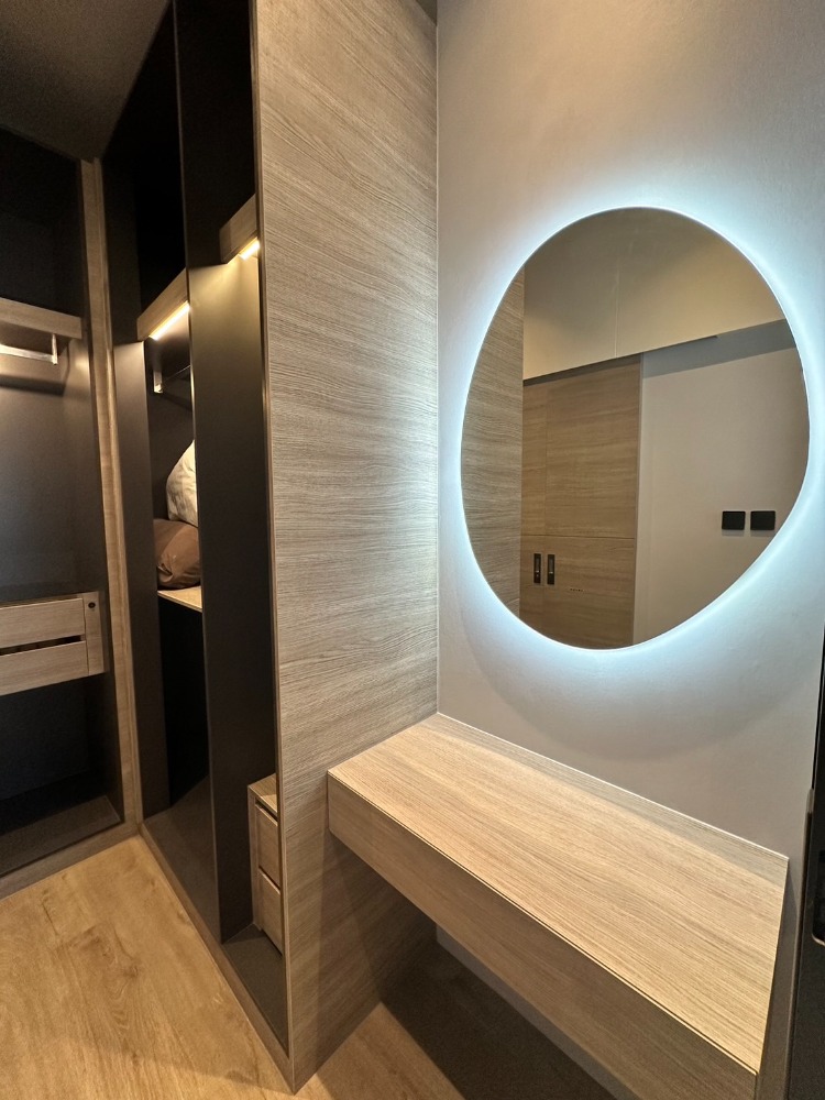 For RentCondoLadprao, Central Ladprao : 1 bedroom, large bedroom, corner room, fully furnished, ready to move in.