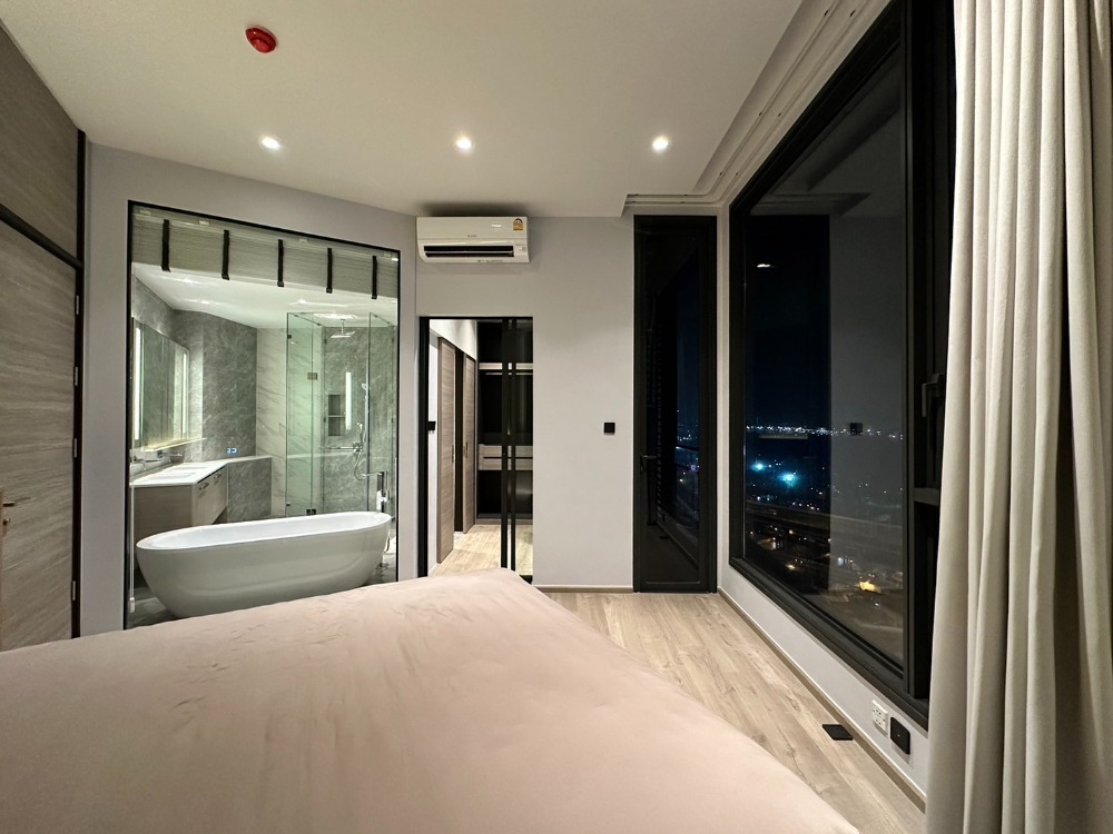 For RentCondoLadprao, Central Ladprao : 1 bedroom, large bedroom, corner room, fully furnished, ready to move in.