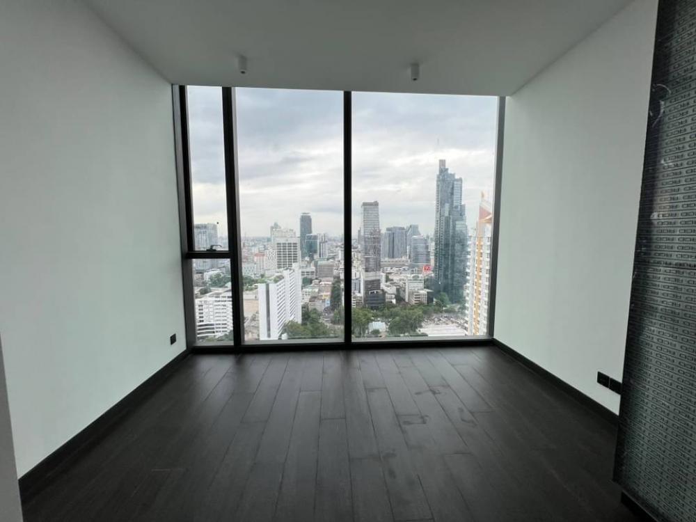 For SaleCondoSathorn, Narathiwat : 📢👇Selling  special unit at luxury petfriendly condo, corner unit, same floor as sky garden , 3 sides of unblocked view.