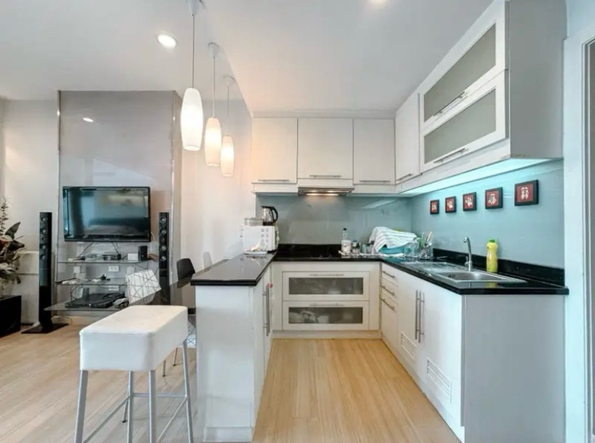 ขายคอนโดวงเวียนใหญ่ เจริญนคร : 📢👇Very good deal for 1 bed near Icon Siam , Sena fest community mall, relaxing with unblocked river view, fully furnished.