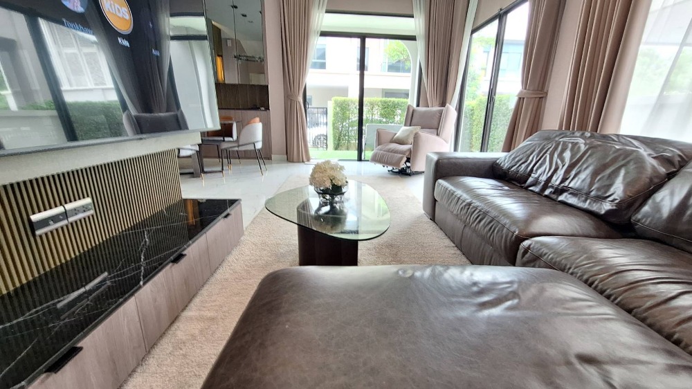 For RentHouseBangna, Bearing, Lasalle : Beautiful house for rent Private atmosphere, Bangkok Boulevard (Srinakarin - Bangna)