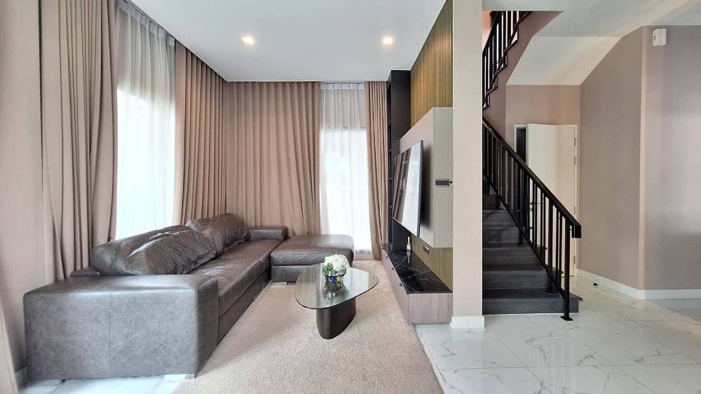 For RentHouseBangna, Bearing, Lasalle : Beautiful house for rent Private atmosphere, Bangkok Boulevard (Srinakarin - Bangna)