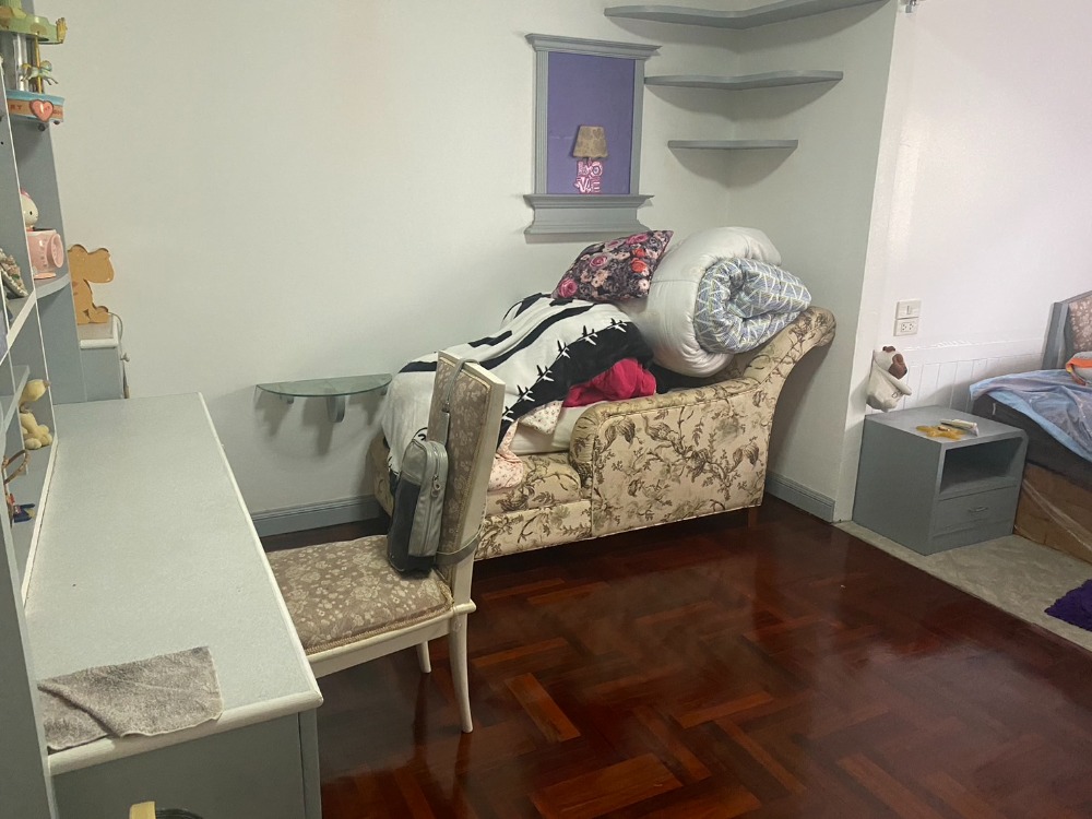 ขายบ้านพัทยา บางแสน ชลบุรี สัตหีบ : ขายบ้านเดี่ยว ขนาด 106 ตร.ว 2 ชั้น 5 ห้องนอน 3 ห้องน้ำ หมู่บ้าน สามมุขธานี (S03-1720)