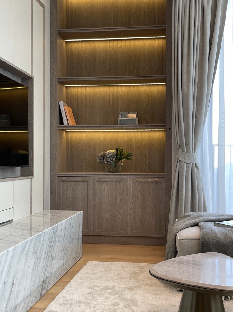 For RentCondoWitthayu, Chidlom, Langsuan, Ploenchit : 2 bedrooms, very high floor, 40+, beautifully decorated, ready to move in.