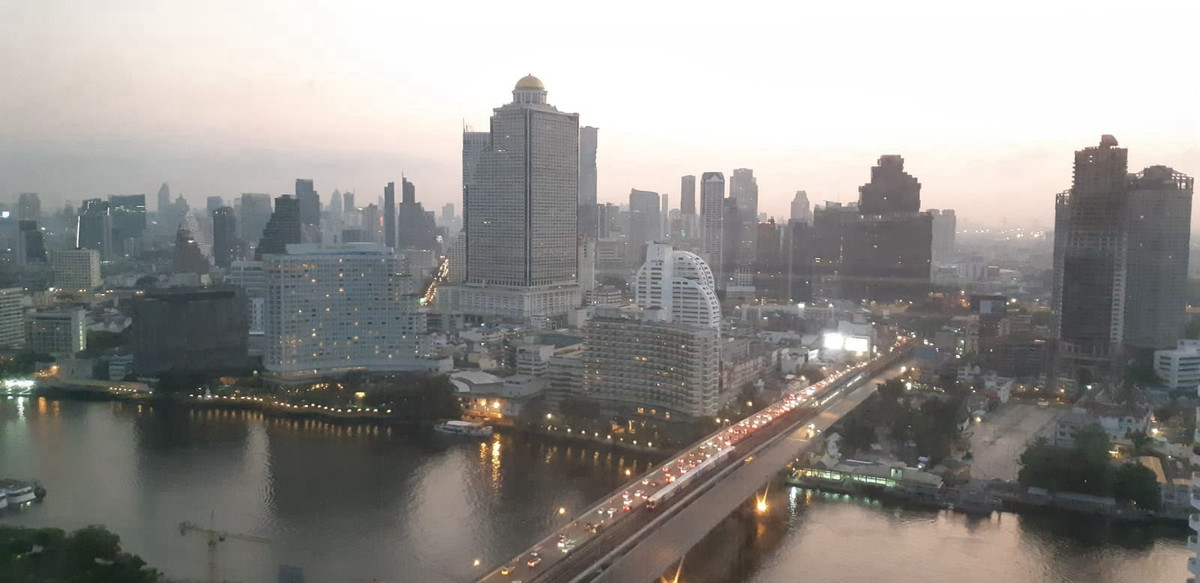 ขายคอนโดวงเวียนใหญ่ เจริญนคร : 📢👇Very good deal for 1 bed near Icon Siam , Sena fest community mall, relaxing with unblocked river view, fully furnished.