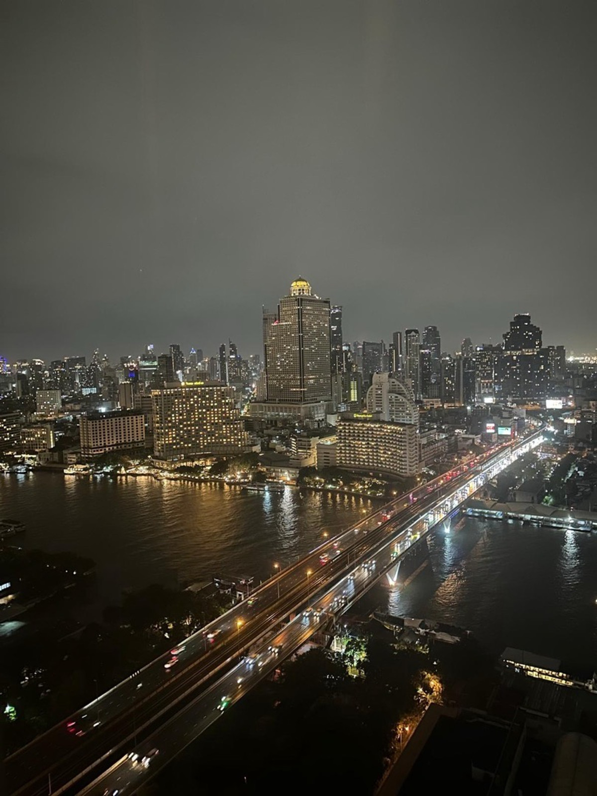 ขายคอนโดวงเวียนใหญ่ เจริญนคร : 📢👇Very good deal for 1 bed near Icon Siam , Sena fest community mall, relaxing with unblocked river view, fully furnished.